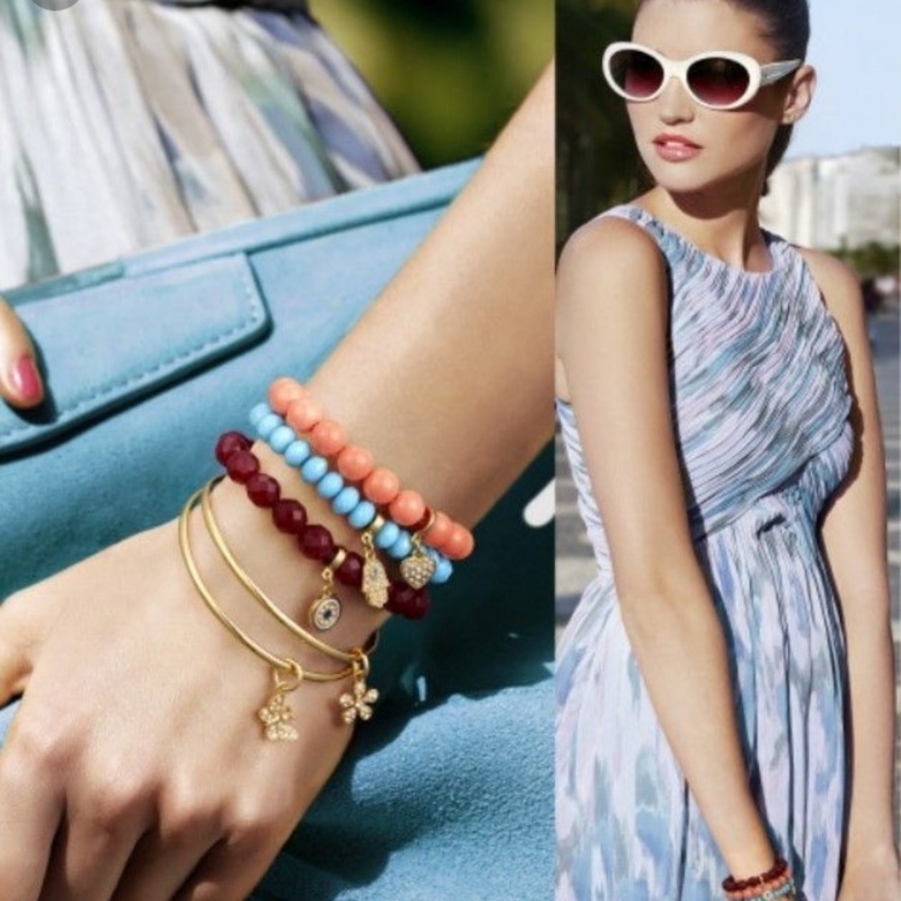 🔥🔥Yanbal Coral Bracelet🔥🔥